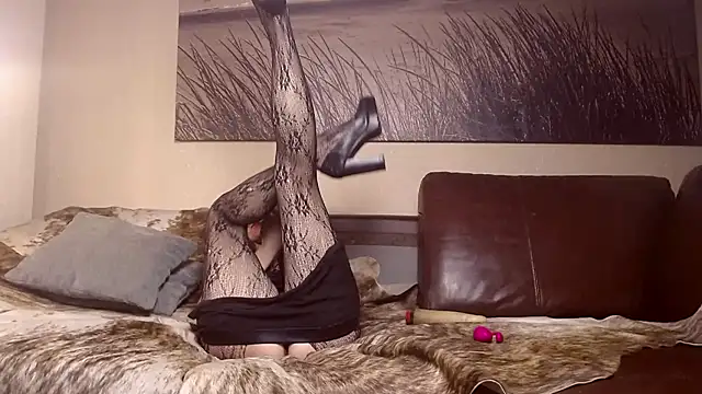 ElizabethLong online show from July 6, 3:14 pm