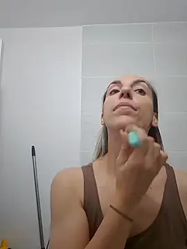 HotHellenXXX online show from May 16, 8:17 am