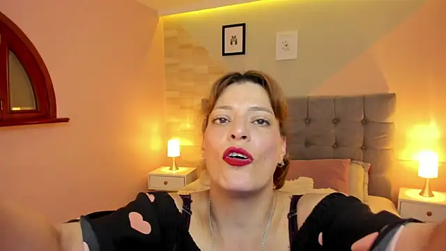  Abril W online show from July 16, 12:15 am