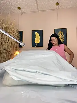 Snapshot of valerie_lya chatting on October 1, 8:03 pm valerie lya online show from October 1, 8:03 pm