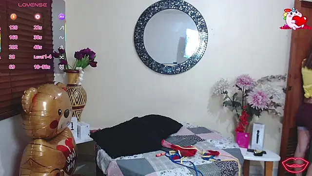 NicoleSantana online show from June 18, 12:01 am