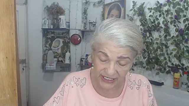 FunnyGrandma online show from May 6, 2:04 am