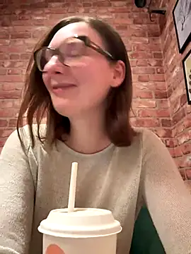 The Snowwhitee online show from December 16, 8:58 pm