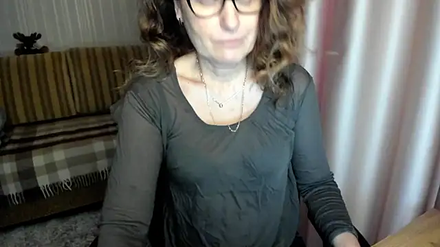 lauraoven online show from February 1, 1:10 pm