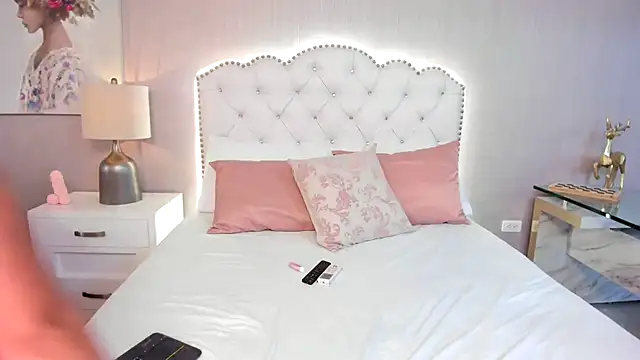 Snapshot of Sofiia_W26 chatting on September 11, 8:31 pm Sofiia W26 online show from September 11, 8:31 pm