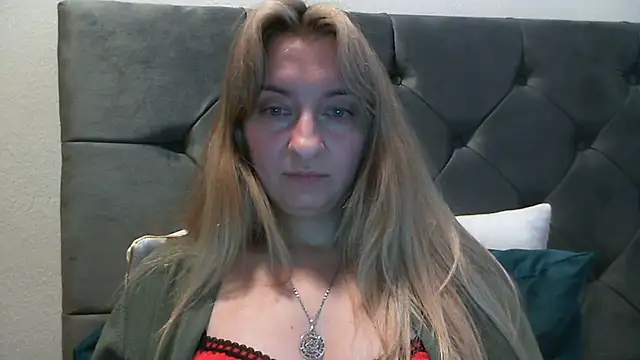 Snapshot of SusanCurt chatting on October 16, 9:12 am SusanCurt online show from October 16, 9:12 am