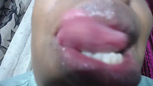 crystalbxx online show from July 12, 8:20 pm