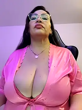 esmeralda milf online show from February 27, 8:30 pm