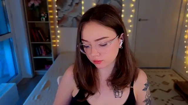 MilenaSaint online show from June 23, 3:37 am