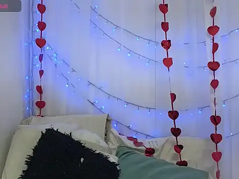 ninaa fox online show from March 5, 4:47 pm