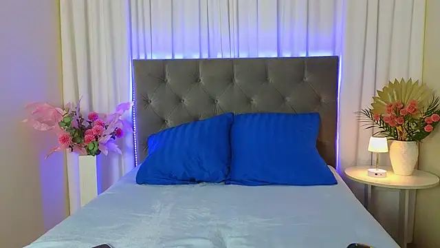 Ariana Petite online show from April 30, 12:16 am