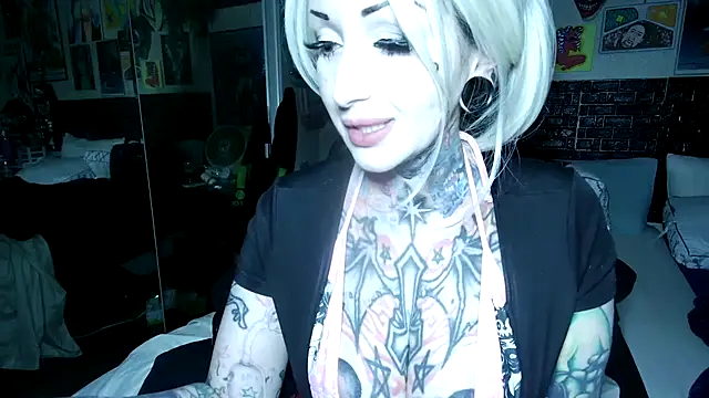 AnnieTerror online show from March 19, 11:20 pm