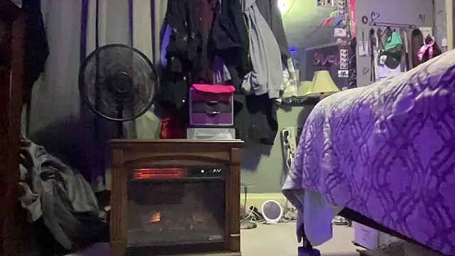 Dickandbigtitties2020 online show from March 17, 7:45 am