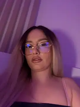 mollyxxx online show from March 12, 4:26 am