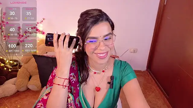 Anandacute1 online show from October 27, 2:01 pm