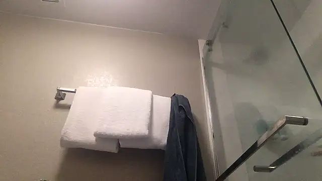Aw ThROAt9 online show from May 31, 1:33 am