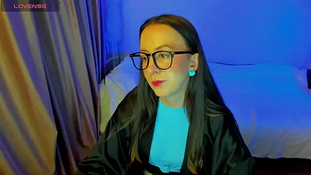 CurlySteph online show from March 4, 7:53 pm