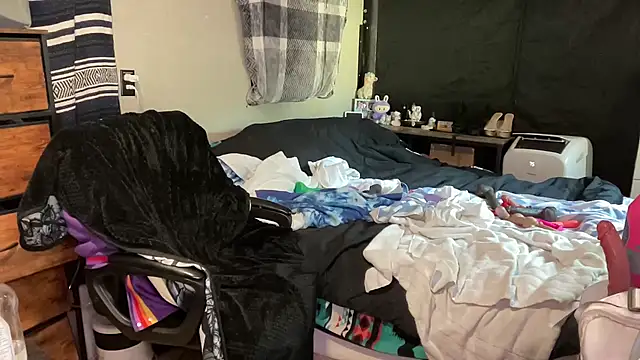 magicsparkles online show from February 13, 7:15 pm