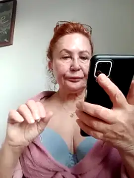 Hottie-Mom online show from April 26, 5:32 pm