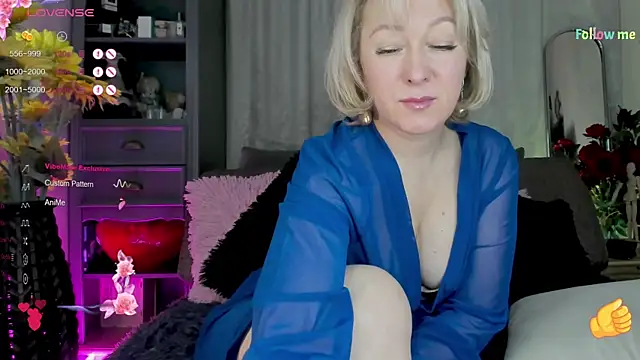 Mia Wintermood online show from November 21, 9:44 am