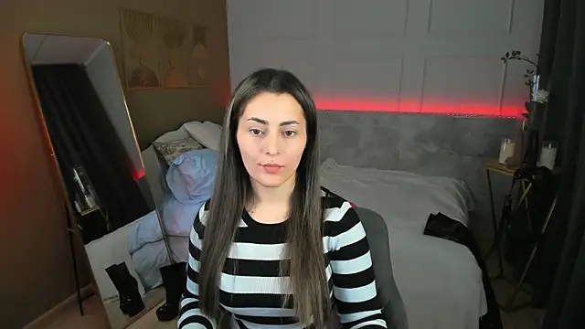 KylieMellow online show from April 28, 1:37 pm