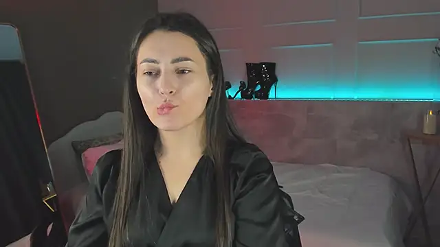 KylieMellow online show from September 13, 5:26 am