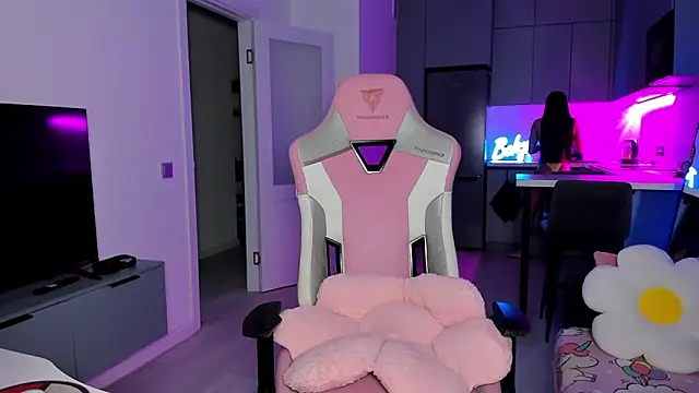 wow lovie online show from March 16, 5:10 am