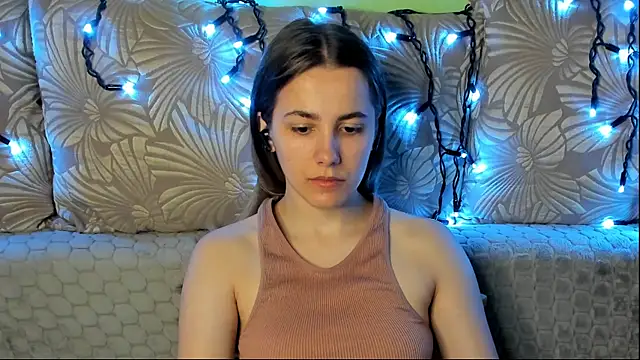 MaggieCake online show from July 3, 3:23 am