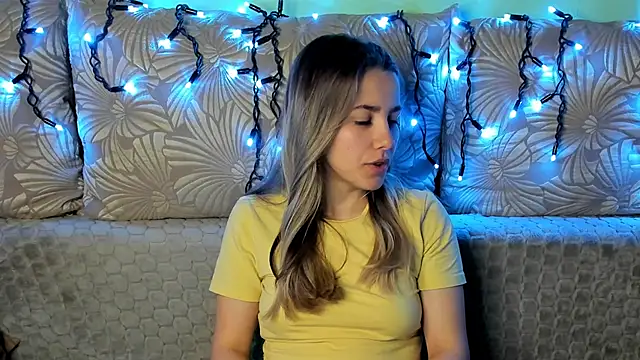 MaggieCake online show from December 19, 4:05 am