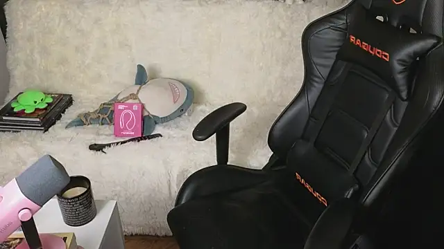 Ginger Stay online show from November 15, 5:41 am