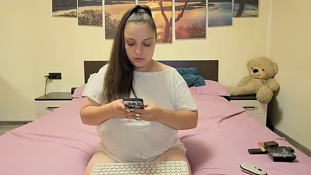 adelline online show from June 9, 8:41 pm