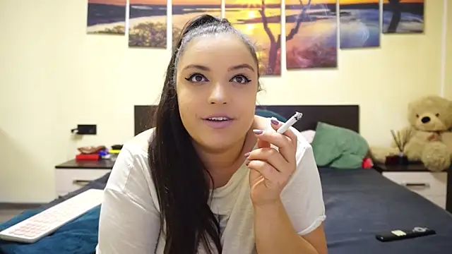 adelline online show from December 19, 10:24 pm