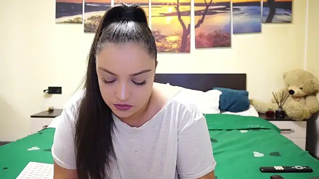 adelline online show from October 24, 9:00 pm