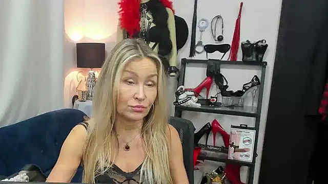 crystaLUX online show from November 25, 6:04 am