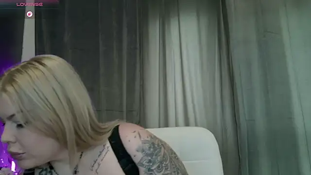 Raven Luna online show from March 3, 7:36 am