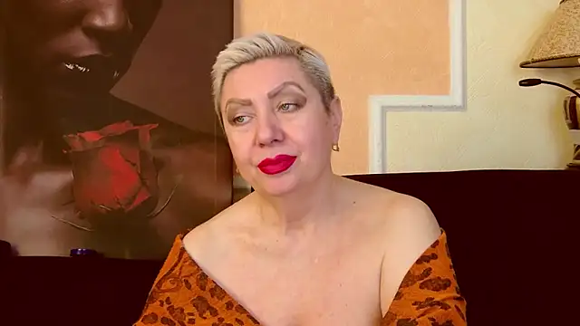 LadyPosh online show from October 30, 10:33 pm