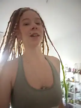 LucidLucy online show from March 10, 1:15 pm