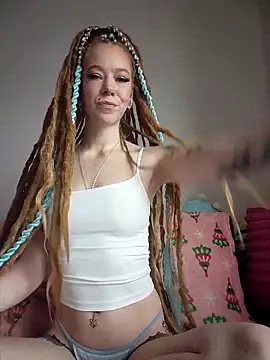 LucidLucy online show from December 18, 2:44 pm