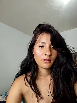 Snapshot of emily_honter chatting on September 26, 7:11 pm emily honter online show from September 26, 7:11 pm