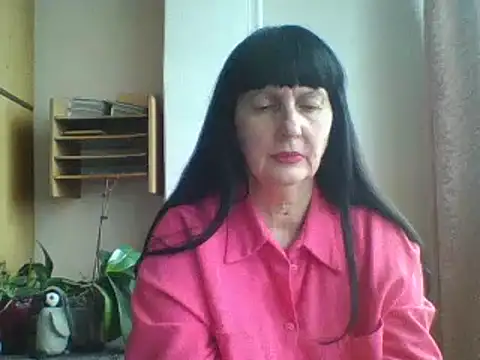 Snapshot of MelanyBanks chatting on December 2, 9:10 am MelanyBanks online show from December 2, 9:10 am
