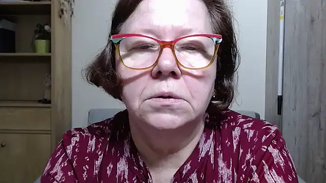 Adelewildx online show from April 30, 9:52 pm