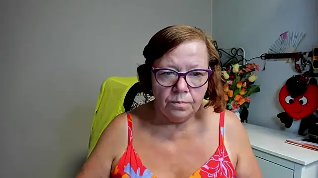 Adelewildx online show from June 29, 1:23 am