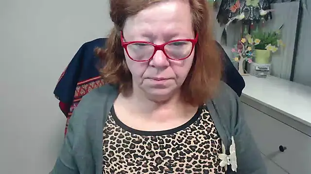 Adelewildx online show from October 28, 4:29 am