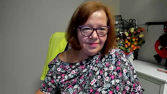 Adelewildx online show from July 9, 7:33 am
