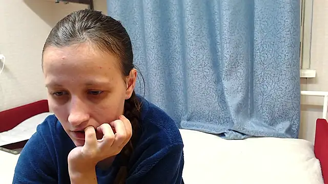 alisacucumber online show from October 26, 4:57 pm