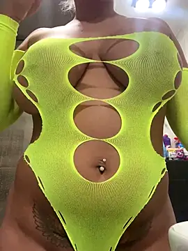 Liiaa online show from November 10, 7:20 pm