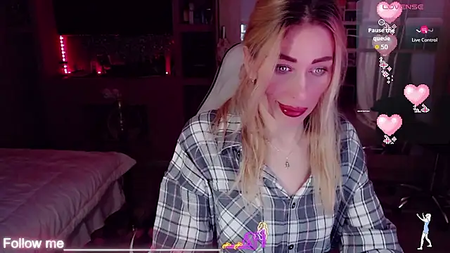 AnnieGOld  online show from January 17, 10:50 pm