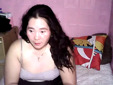 hotpusie 4u online show from October 13, 5:26 pm