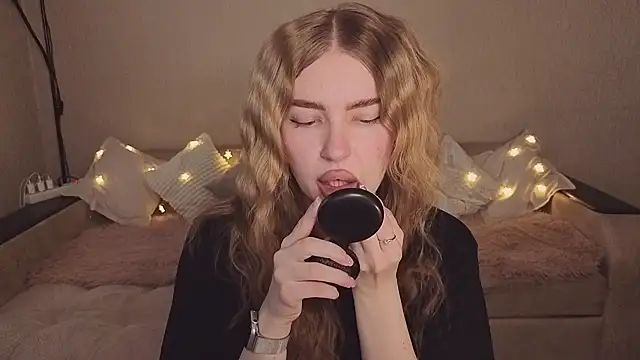 ViolettaLopez online show from March 12, 2:42 pm