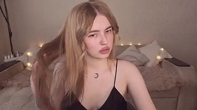 ViolettaLopez online show from June 24, 3:11 pm